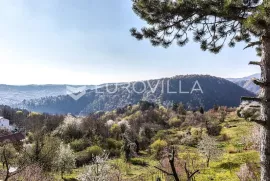 Samobor, Strozzijeva, kuća sa prekrasnim pogledom na Samobor i Sljeme, NKP 369 m2, Ev