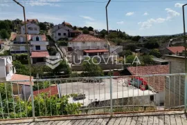 Brač, Milna, atraktivno zemljište s postojećim objektom 908 m2, Milna, Maison