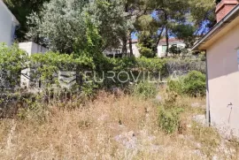 Brač, Milna, atraktivno zemljište s postojećim objektom 908 m2, Milna, Maison