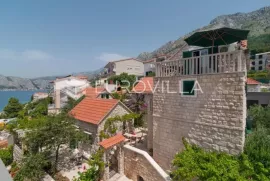 Omiš, prekrasna kamena kuća 50 metara od mora, Omiš, Casa