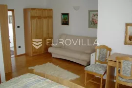 Brač, prekrasna vila s velikom okućnicom 20 m od mora, Sutivan, Famiglia