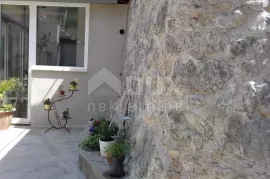 RIJEKA, BELVEDER, DVIJE KUĆICE S PREDIVNIM VRTOVIMA U CENTRU GRADA, Rijeka, House