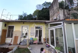 RIJEKA, BELVEDER, DVIJE KUĆICE S PREDIVNIM VRTOVIMA U CENTRU GRADA, Rijeka, House