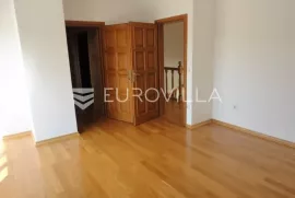 Zagreb, Gračani, prekrasna obiteljska villa 750 m2, Zagreb, Haus