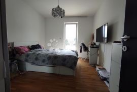 Prostran stan napravljen od 2 etažirana stana (NOVOGRADNJA), Pula, Appartement