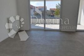 Stan dvosobni + vrt, novogradnja, Melada, Zadar, Apartamento