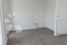 Stan dvosobni + vrt, novogradnja, Melada, Zadar, Wohnung