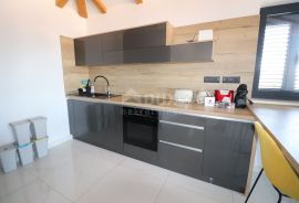 OTOK KRK, PUNAT, kompletno uređen i opremljen apartman, Punat, Appartamento