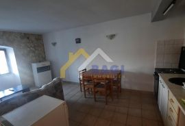 Kuća na kat Tribunj 125m2, Vodice, بيت