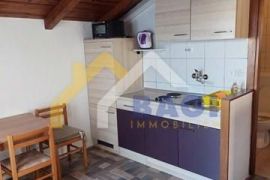 Kuća na kat Tribunj 125m2, Vodice, بيت