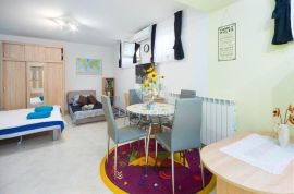 Rovinj, okolica, stan sa apartmanom na mirnoj lokaciji, Rovinj, Appartment