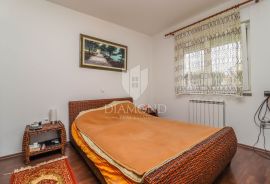 Rovinj, okolica, stan sa apartmanom na mirnoj lokaciji, Rovinj, Appartment