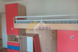 STAN U NAJBOLJOJ ČETVRTI PULE-VERUDA-90m2-5 kat, Pula, Stan