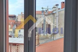 Stan na rivi sa pogledom na zaljev - 90 m2, Pula, Appartement