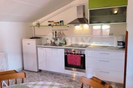 ISTRA, FAŽANA Apartmanska kuća s pogledom na more i Brijune!, Fažana, Дом