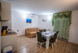 ZADAR, BIBINJE - apartmanska kuća u blizini plaže, Bibinje, Kuća