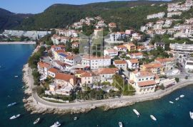 Rabac, stambeno-poslovni objekt prvi red do mora, Labin, Commercial property