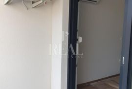 PULA-VERUDA, 2S+DB od 52,4 m2, novogradnja, garažno parkirno mjesto, Pula, Stan