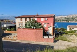 Zadar, Pag, kuća s pet apartmana i pogledom na more, 867,39 eur/m2, Pag, Haus