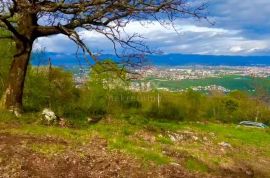 OPATIJA. BREGI- zemljište 1340m2 S GRAĐEVNOM DOZVOLOM!!! i s panoramskim pogledom na more za obiteljsku kuću/ villu/ apartmane/ kuću za iznajmljivanje- odmor s bazenom, Matulji, Γη