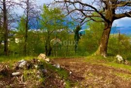 OPATIJA. BREGI- zemljište 1340m2 S GRAĐEVNOM DOZVOLOM!!! i s panoramskim pogledom na more za obiteljsku kuću/ villu/ apartmane/ kuću za iznajmljivanje- odmor s bazenom, Matulji, Γη