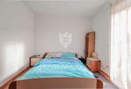 Umag, okolica! Apartmanska kuća sa lijepom okućnicom!, Umag, Ev