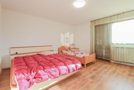 Umag, okolica! Apartmanska kuća sa lijepom okućnicom!, Umag, Ev