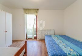 Umag, okolica! Apartmanska kuća sa lijepom okućnicom!, Umag, Ev