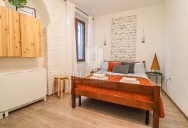 Rovinj, centar, apartmanska kuća na top lokaciji, Rovinj, بيت