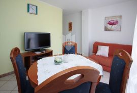 Poreč, apartmanska kuća u centru grada!, Poreč, Дом