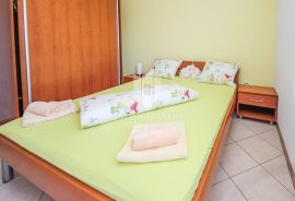 Poreč, apartmanska kuća u centru grada!, Poreč, Дом