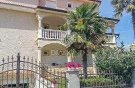 Poreč, apartmanska kuća u centru grada!, Poreč, Дом