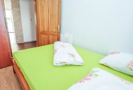 Poreč, apartmanska kuća u centru grada!, Poreč, Дом