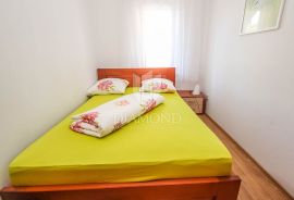 Poreč, apartmanska kuća u centru grada!, Poreč, Дом