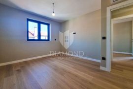 Poreč, PENTHOUSE sa terasom i pogledom na more u centru grada!, Poreč, Appartamento