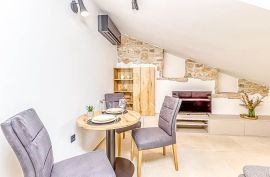 Vrsar, prekrasna apartmanska kuća na moru, Vrsar, Maison