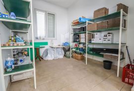 Rovinj, prostrani stan na mirnoj lokaciji nedaleko od centra, Rovinj, Appartment