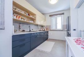 Rovinj, prostrani stan na mirnoj lokaciji nedaleko od centra, Rovinj, Appartment