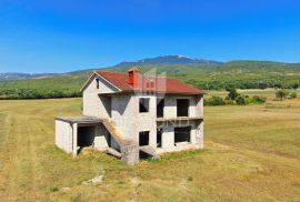 Boljun, kuća na lijepoj lokaciji sa otvorenim pogledom, Lupoglav, بيت