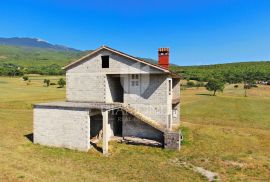 Boljun, kuća na lijepoj lokaciji sa otvorenim pogledom, Lupoglav, بيت