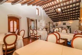 Rovinj, centar, uhodani restoran na top lokaciji, Rovinj, Εμπορικά ακίνητα