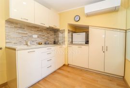 Rovinj, apartmantska kuća u starom gradu, Rovinj, Дом