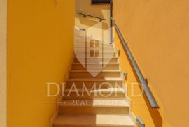 Rovinj, apartmantska kuća u starom gradu, Rovinj, Дом