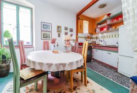 Rovinj, Stari grad, simpatičan stan s poslovnim prostorom, Rovinj, Flat