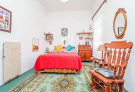 Rovinj, Stari grad, simpatičan stan s poslovnim prostorom, Rovinj, Flat