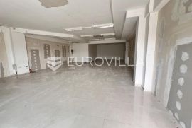 Pula, Monvidal  - prizemni poslovni prostor s pet parkirnih mjesta , NKP 130 m2, Pula, العقارات التجارية