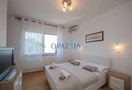 Opatija-stan s dvije terase i okućnicom, Opatija, Wohnung