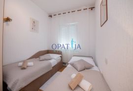 Opatija-stan s dvije terase i okućnicom, Opatija, Wohnung