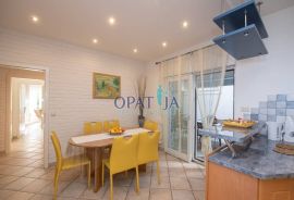 Opatija-stan s dvije terase i okućnicom, Opatija, Wohnung