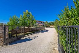 ISTRA, SVETVINČENAT - Ruralna vila s prostranom okućnicom, Svetvinčenat, Maison